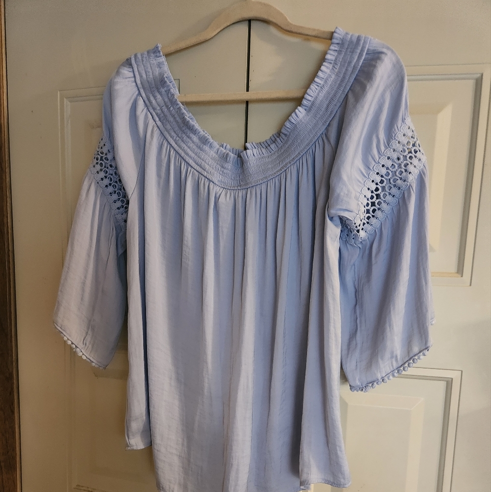 **Bundle 3 for $12**Jennifer Lopez off the shoulders peasant shirt  Size XL